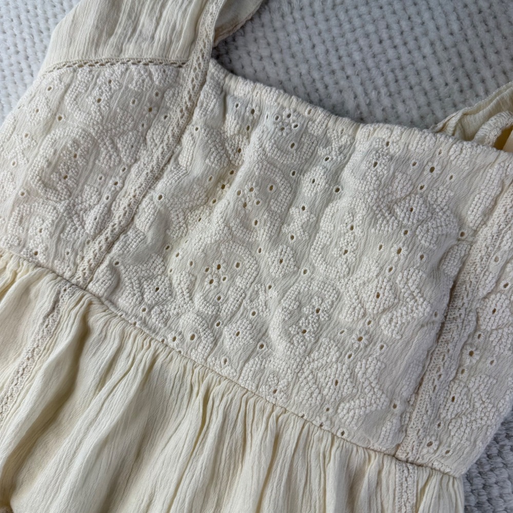American Eagle Cream Eyelet Embroidered Peplum Top Boho Smocked Blouse M